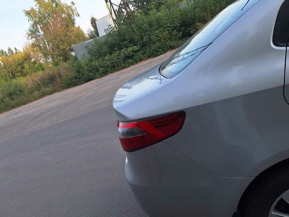 2013 Kia Rio III, серебристый, 900000 рублей - вид 10