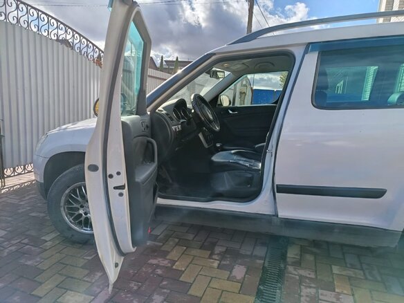 2012 Skoda Yeti I, белый, 752000 рублей - вид 10