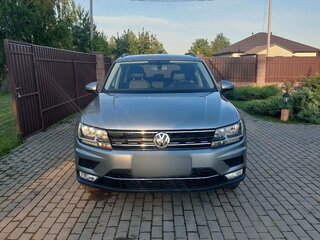 2019 Volkswagen Tiguan Allspace II, серебристый, 2700000 рублей, вид 1