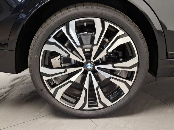 2026 BMW X7 40d I (G07) Рестайлинг, чёрный, 18950000 рублей - вид 9