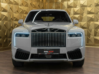 2026 Rolls-Royce Cullinan Black Badge I Рестайлинг (Series II), серый, 72990000 рублей, вид 3