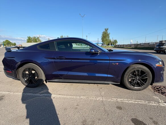 2020 Ford Mustang VI Рестайлинг, синий, 2200000 рублей - вид 5