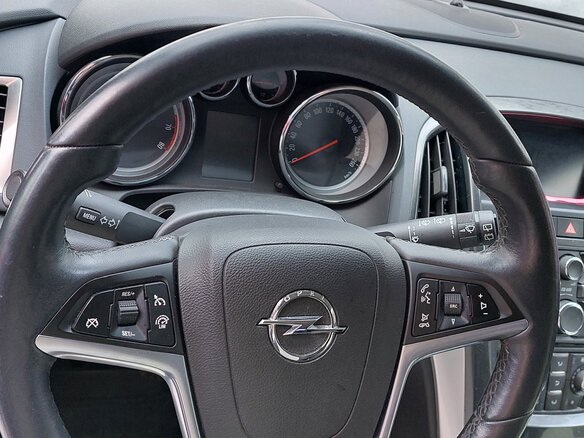 2014 Opel Astra J Рестайлинг, коричневый, 945000 рублей - вид 3