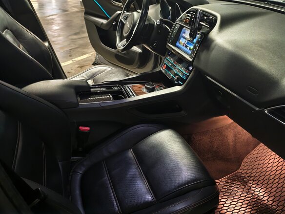 2018 Jaguar F-Pace I, серый, 2550000 рублей - вид 12