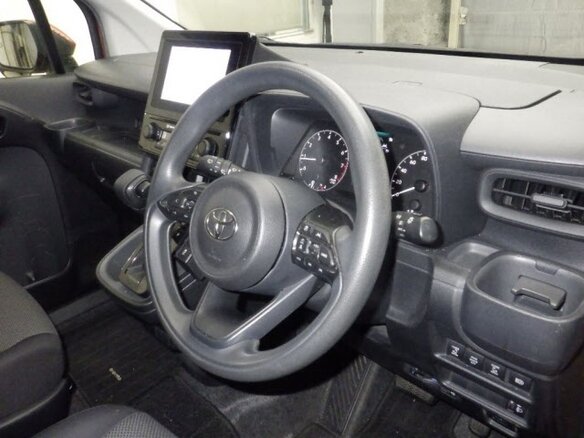 2023 Toyota Sienta III, красный, 1139000 рублей - вид 4