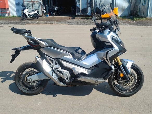 2018 Honda X-ADV, серебристый, 999000 рублей