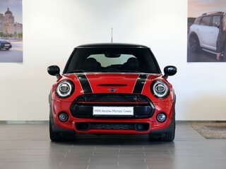 2021 Mini Hatch Cooper S III (F55/F56) Рестайлинг, красный, 2550000 рублей, вид 2