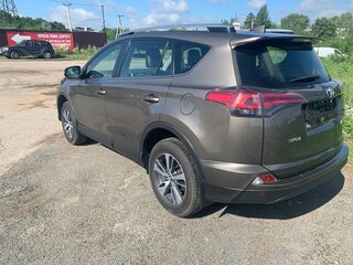 2018 Toyota RAV4 IV (XA40) Рестайлинг, коричневый, 2600000 рублей, вид 4