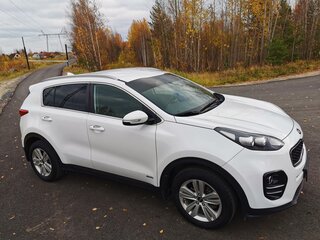 2018 Kia Sportage IV, белый, 2150000 рублей, вид 3