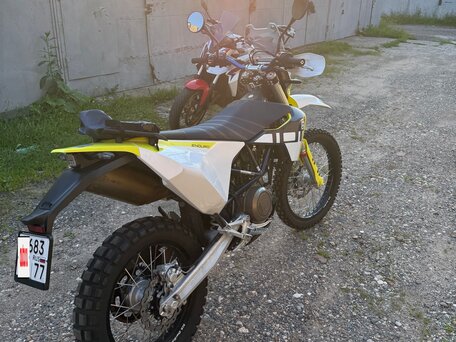 2023 Husqvarna 701 Enduro, белый, 1200000 рублей, вид 4