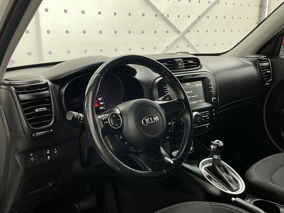 2018 Kia Soul II Рестайлинг, белый, 1580000 рублей - вид 10