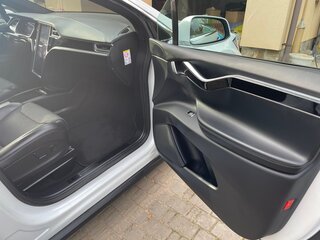 2018 Tesla Model X 75D I, белый, 5728461 рублей, вид 4