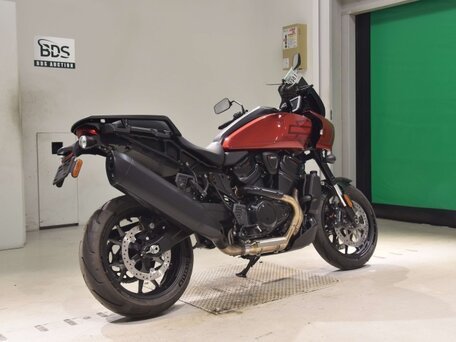 2025 Harley-Davidson Pan America Limited, красный, 1600000 рублей, вид 4