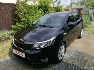 2016 Kia Rio III Рестайлинг, чёрный, 1350000 рублей, вид 1