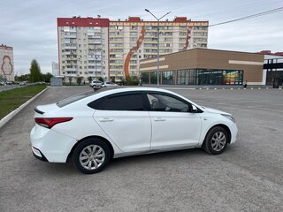 2017 Hyundai Solaris II, белый, 725000 рублей, вид 4