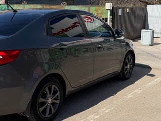 2014 Kia Rio 4-speed III, серый, 870000 рублей, вид 2