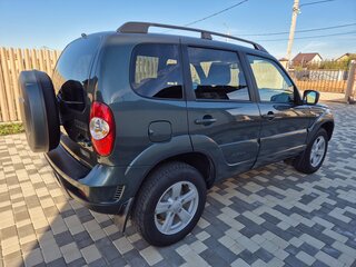 2017 Chevrolet Niva I Рестайлинг, зелёный, 835000 рублей, вид 3