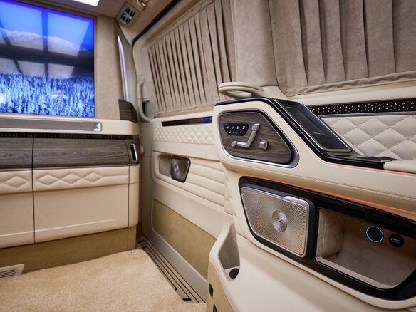 2026 Mercedes-Benz V-Класс Extra Long 300 d экстра длинный III (W447) Рестайлинг 2, чёрный, 37900000 рублей - вид 9
