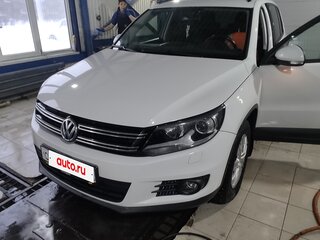 2013 Volkswagen Tiguan I Рестайлинг, белый, 1100000 рублей, вид 1
