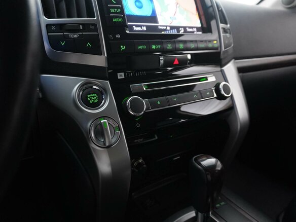 2013 Toyota Land Cruiser 200 Series Рестайлинг 1, чёрный, 4577088 рублей - вид 14