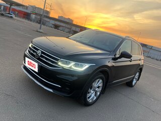 2020 Volkswagen Tiguan II Рестайлинг, чёрный, 3650000 рублей, вид 3