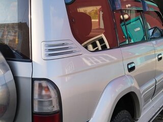 2002 Toyota Land Cruiser Prado 90 Series Рестайлинг, серебристый, 1500000 рублей, вид 3