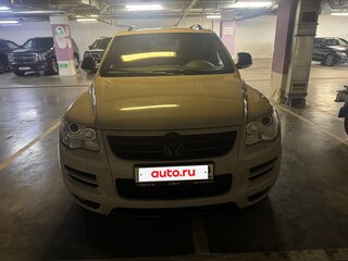 2009 Volkswagen Touareg I Рестайлинг, серый, 2000000 рублей, вид 2