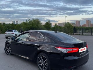 2020 Toyota Camry VIII (XV70), чёрный, 4150000 рублей, вид 3