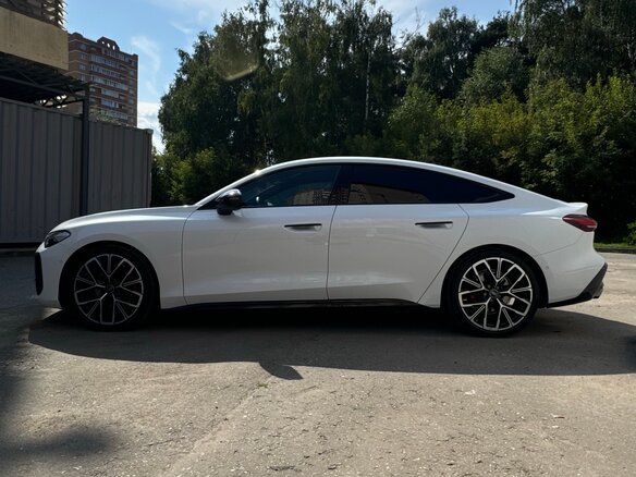 2025 Audi A5 L Sportback III (B10), белый - вид 3