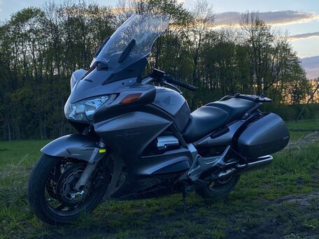2003 Honda ST 1300, серебристый, 580000 рублей, вид 2