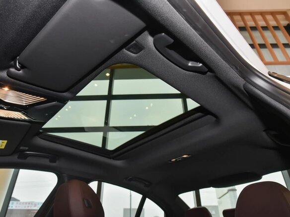 2025 BMW 3 серии 330i VII (G2x) Рестайлинг, серебристый, 5668000 рублей - вид 24