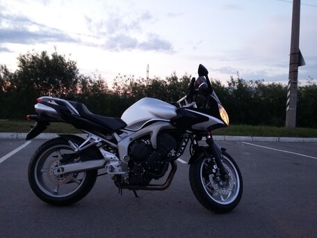 2009 Yamaha FZ6, серебристый, 800000 рублей, вид 3