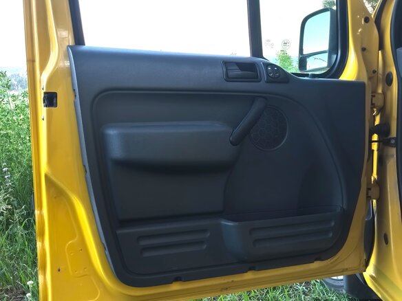 2013 Ford Transit Connect, жёлтый, 920000 рублей - вид 19