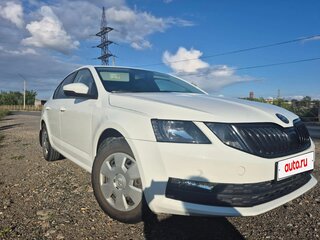 2018 Skoda Octavia III (A7) Рестайлинг, белый, 1000000 рублей, вид 2