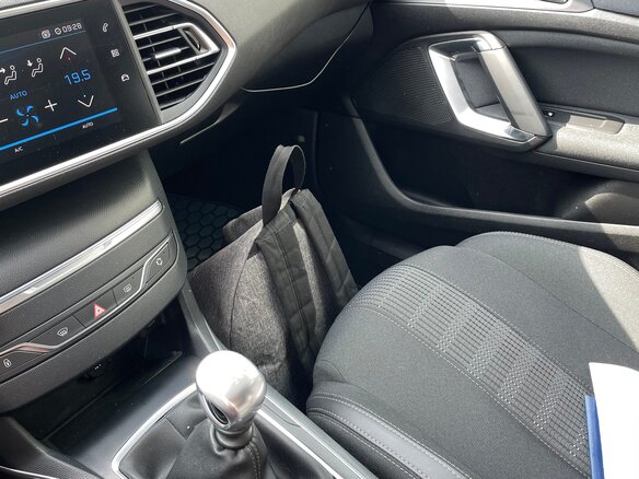 2019 Peugeot 308 II Рестайлинг, синий, 1100000 рублей - вид 17