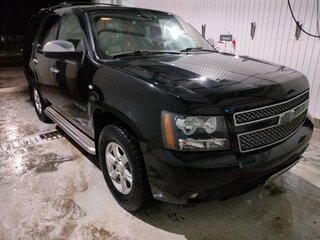 2008 Chevrolet Tahoe III, чёрный, 1600000 рублей, вид 3