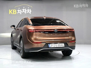 2023 Toyota Crown XVI (S230), золотистый, 6800000 рублей, вид 4