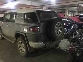 2022 Toyota FJ Cruiser, серый, 7700000 рублей, вид 2