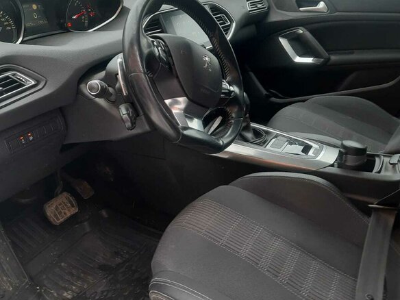 2019 Peugeot 308 II Рестайлинг, белый, 1280000 рублей - вид 4