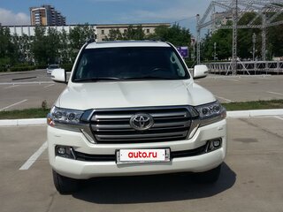 2016 Toyota Land Cruiser 200 Series Рестайлинг 2, белый, 11000000 рублей, вид 2