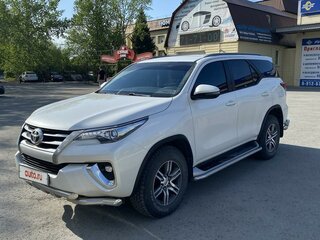 2017 Toyota Fortuner II, белый, 2700000 рублей, вид 2