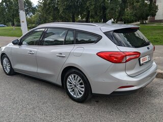 2019 Ford Focus IV, серебристый, 1520000 рублей, вид 4