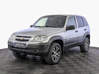 2017 Chevrolet Niva I Рестайлинг, серебристый, 745000 рублей, вид 1