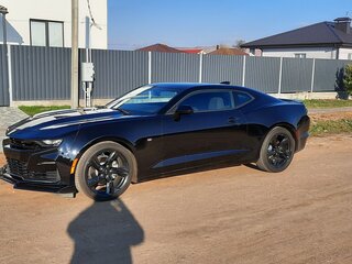 2020 Chevrolet Camaro 10-speed VI Рестайлинг, чёрный, 2900000 рублей, вид 2