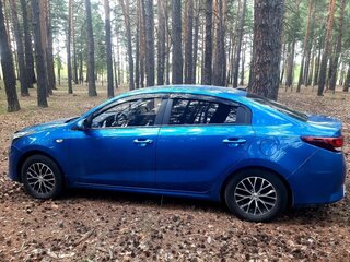 2021 Kia Rio IV Рестайлинг, синий, 1500000 рублей, вид 3