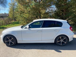 2010 BMW 1 серии 116i I (E81/E82/E87/E88) Рестайлинг, белый, 690000 рублей, вид 4