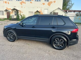 2019 Volkswagen Tiguan II, чёрный, 1999999 рублей, вид 4