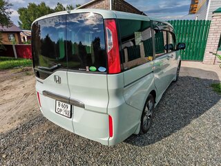 2015 Honda Stepwgn V, зелёный, 1870000 рублей, вид 5