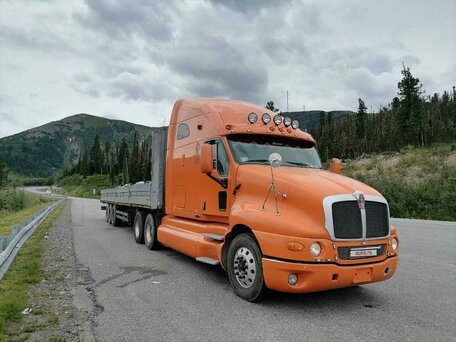 2009 Kenworth T2000, оранжевый, 2390000 рублей, вид 2