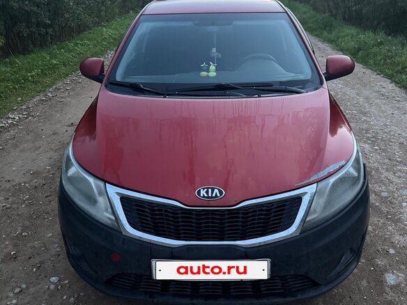 2013 Kia Rio III, красный, 550000 рублей - вид 2
